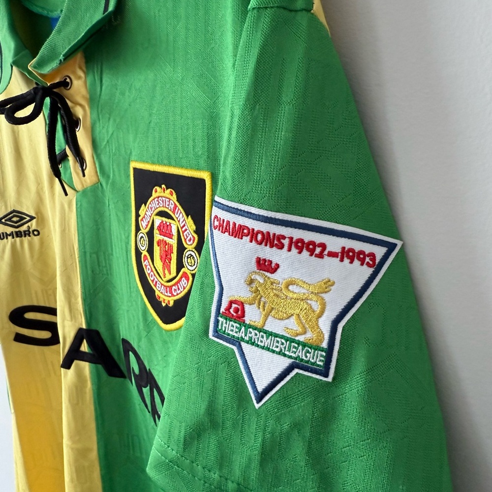 Eric Cantona Manchester United New Menβs Retro Vintage Umbro Soccer Jersey - Picture 9 of 11